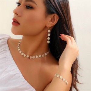 Daisy Design 3pcs Floral Costume Jewelry Set - White