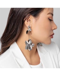 Candy Color Vintage Flower Fashion Wholesale Women Dangle Earrings - Platinum