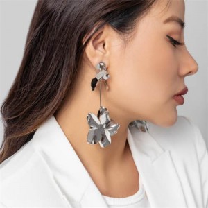Candy Color Vintage Flower Fashion Wholesale Women Dangle Earrings - Platinum