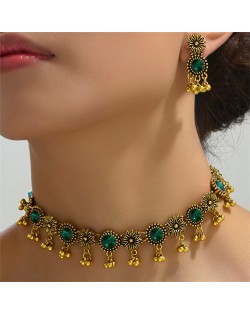 Vintage Flowers Rhinestone Alloy Short Tassel Women Statement Necklace Earrings Jewelry Set - Green