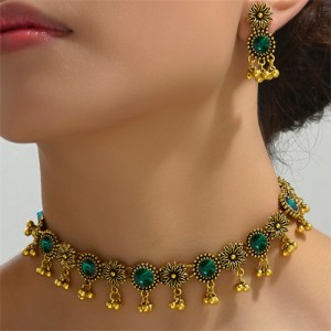 Vintage Flowers Rhinestone Alloy Short Tassel Women Statement Necklace Earrings Jewelry Set - Green