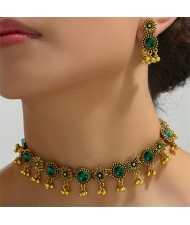 Vintage Flowers Rhinestone Alloy Short Tassel Women Statement Necklace Earrings Jewelry Set - Green