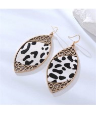 Creative Leather Texture Leopard Hollow Leaf Design Wholesale Fashion Earrings