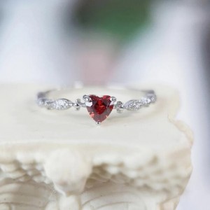 Red Heart Cubic Zirconia Women Zinc Alloy Wholesale Fashion Ring - Silver