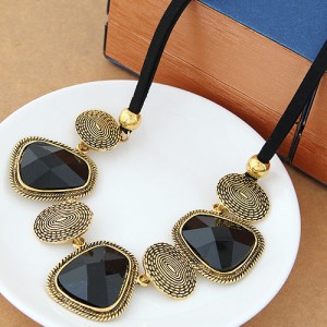 European and U.S. Fashion Geometric Pendants Wholesale Costume Necklace - Golden