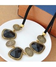 European and U.S. Fashion Geometric Pendants Wholesale Costume Necklace - Golden