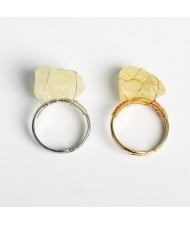 2 Colors Available Natural Healing Crystal Wholesale Original Yellow Crystal Anergy Stone Ring