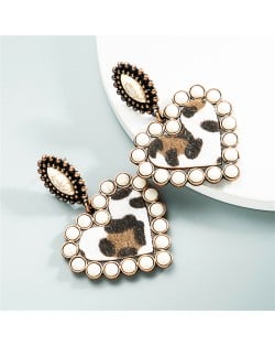 High Fashion Leopard Peach Heart Shape with Turquoise Vintage Wholesale Women Dangle Costume Earrings - White