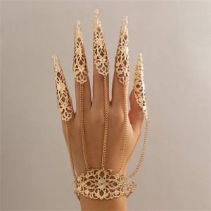 Popular Gothic Style Hollow-out Fashionable Wholesale Women Nail Chain Finger Bracelet - Golden