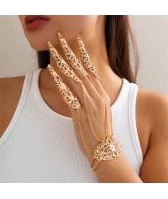 Popular Gothic Style Hollow-out Fashionable Wholesale Women Nail Chain Finger Bracelet - Golden