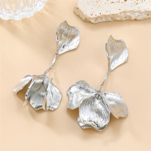 Vintage Flower Design Fashion Wholesale Alloy Women Dangle Earrings - Silver