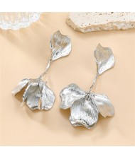 Vintage Flower Design Fashion Wholesale Alloy Women Dangle Earrings - Silver