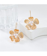 Business Style Elegant Pearl Alloy Flower Fashion Wholesale Women Hook Earrings - Golden