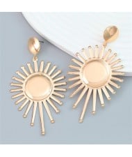 Trendy Alloy Sun Flower Desigh Fashion Wholesale Women Dangle Earrings - Golden