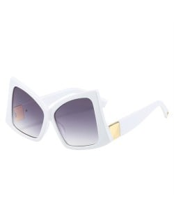 Irregular Big Frame Unique Design Wholesale Fashion Women Sunglasses - White