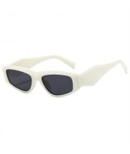 Wide Leg Thin Frame Cat Eye Design Wholesale Fashion Women Sunglasses - White
