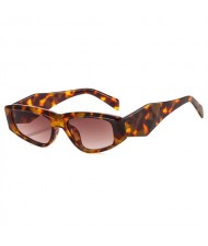 Wide Leg Thin Frame Cat Eye Design Wholesale Fashion Women Sunglasses - Leopard