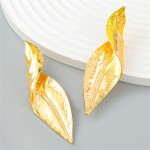 Vintage Simple Leaf Design Fashion Wholesale Women Alloy Earrings - Golden