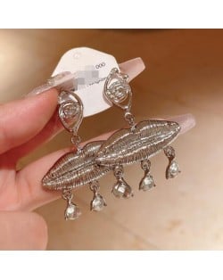 Vintage Lips with Rhinestone Drops Bling Fashion Wholesale Women Alloy Costume Earrings - Silver