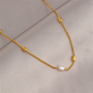 Novel Design Pearl Decarated Chain Fashionable Wholesale Women Titanium Steel Necklace