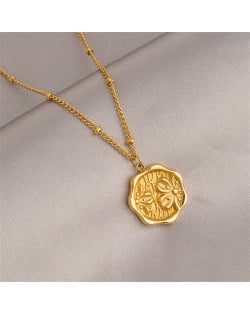 Vintage Golden Flower Round Pendant Fashion Wholesale Women Titanium Steel Necklace