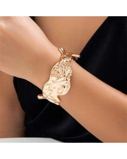 American Fashion Liquid Pleated Metallic Style Wholesale Women Alloy Bracelet - Golden