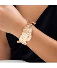 American Fashion Liquid Pleated Metallic Style Wholesale Women Alloy Bracelet - Golden
