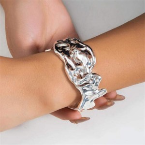 American Fashion Liquid Pleated Metallic Style Wholesale Women Alloy Bracelet - Silver