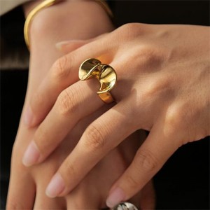 Titanium Steel Jewelry Wholesale Fashion Petal Molding Women Stainless Steel Ring - Golden