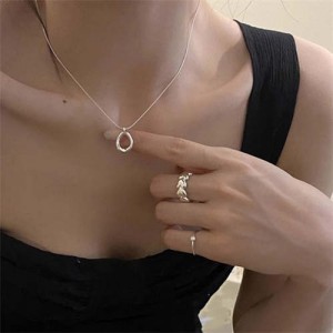 Korean Minimalist Fashion Oval Hoop Pendant Wholesale Collarbone Chain Necklace