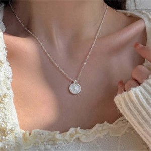 Korean Minimalist Fashion Flower Plate Pendant Wholesale Collarbone Chain Necklace