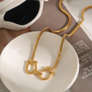 Unique Belt Buckle Pendant Design Fashion Women Stainless Steel Wholesale Necklace