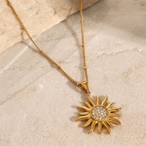 Shining Sun Flower Pendant Fashion Women Stainless Steel Wholesale Necklace