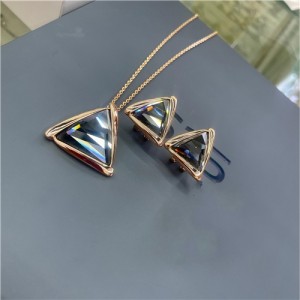 Rhinestone Triangle Pendant 18K Rose Gold Plated Necklace and Earrings Set - Grey