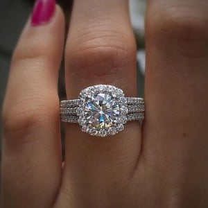 Luxurious Halo Zircon Copper Wholesale Women Wedding Ring - Platinum