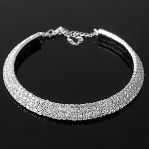 Graceful Rhinestones Planted Short Necklace