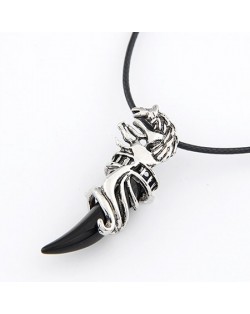 Wolf Tooth Design Necklace - Black