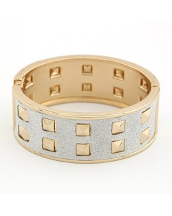 Punk Fashion Square Rivets Dull Polish Style Bangle - Golden with Light Gray