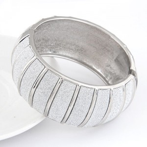 Exaggerating Style Dull Polish Texture Stereoscopic Streak Bangle - Silver