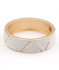 Elegant Dull Polish Geometric Pattern Surface Bangle - Golden