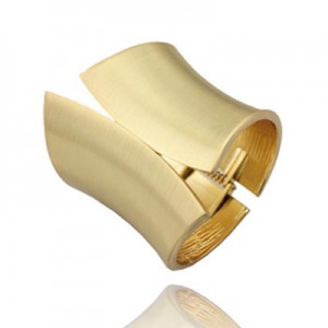 Bold Punk Fashion Wide Metallic Cuff Bangle - Golden