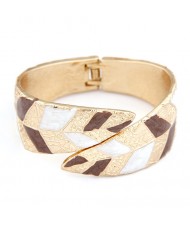 Court Genre Leaves Texture Fashion Golden Bangle - Brown