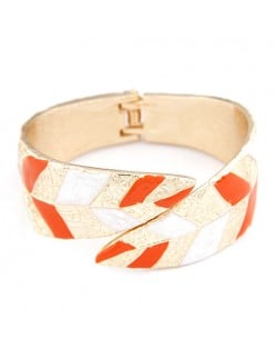 Court Genre Leaves Texture Fashion Golden Bangle - Orange