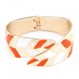 Court Genre Leaves Texture Fashion Golden Bangle - Orange