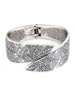 Court Genre Leaves Texture Fashion Silver Bangle
