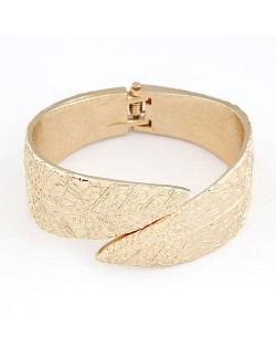 Court Genre Leaves Texture Fashion Golden Bangle