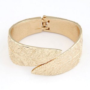 Court Genre Leaves Texture Fashion Golden Bangle