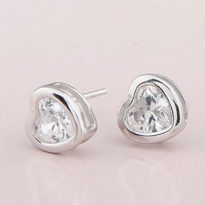 Delicate Zircon Inlaid Cute Heart Shape Ear Studs - Transparent