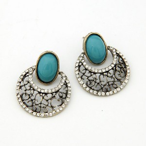 Vintage Hollow-out Court Design with Rhinestones Inlaid Ear Studs - Blue