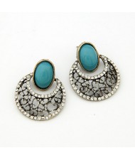 Vintage Hollow-out Court Design with Rhinestones Inlaid Ear Studs - Blue